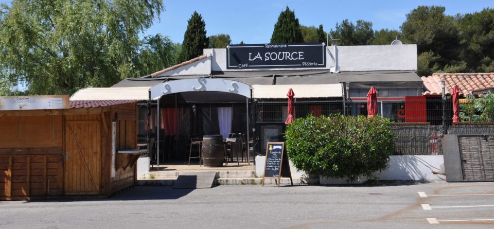 Facade Restaurant camping la Source à Martigues